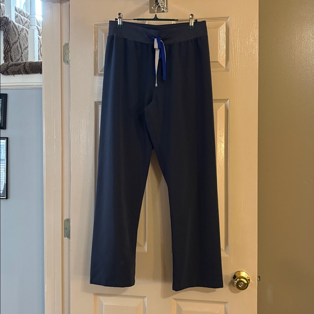 Figs high waisted Livingston pants med petite. Limited edition double string.